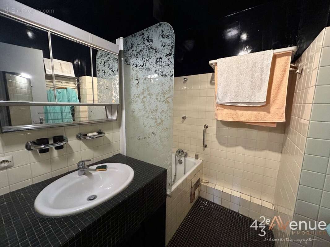 Appartement 98 m² à Saint-Etienne  - photo 6