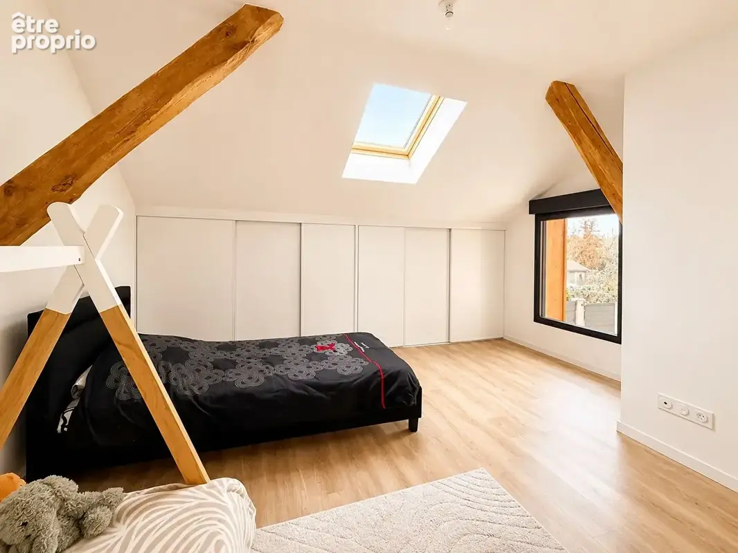 Coup de coeur pour cette maison rénovée de 200m² au sol, jardin de 300m² environ - photo 12