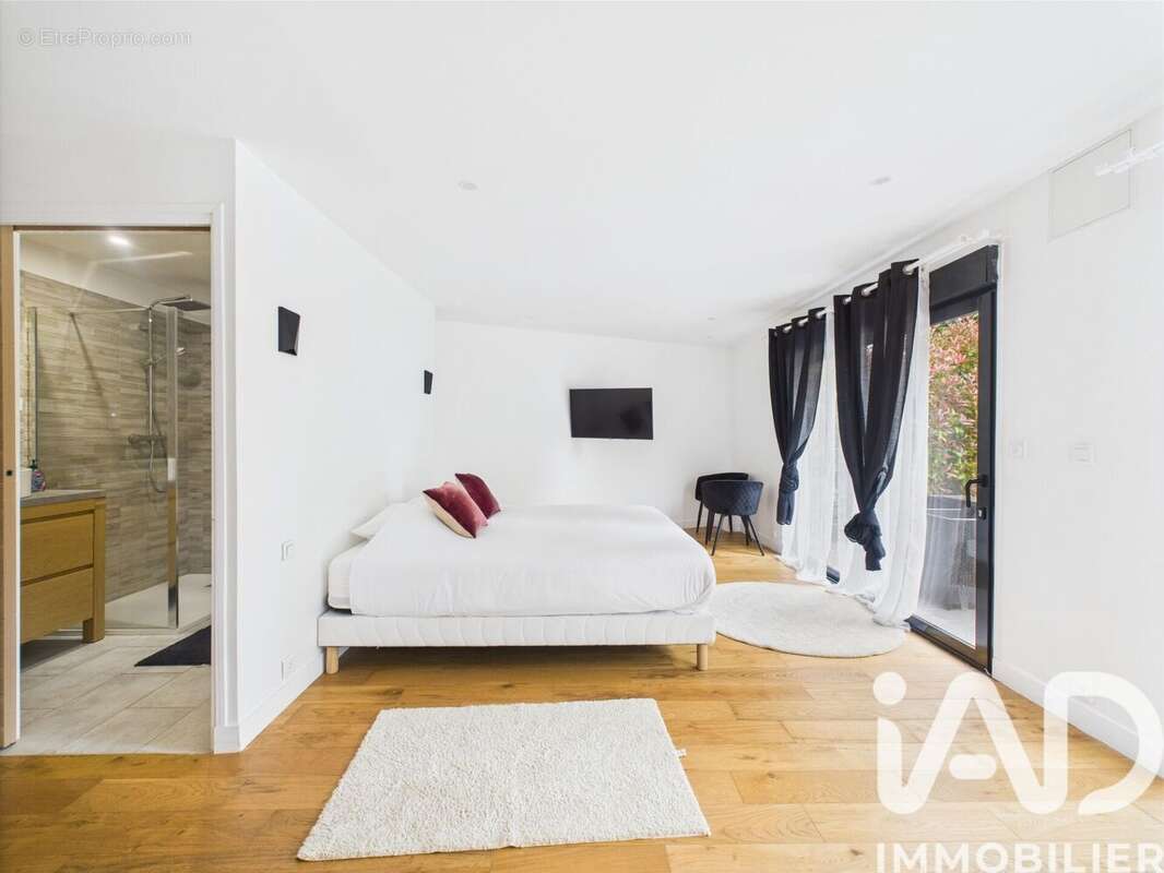 Maison 444 m² à Cornant  - photo 6