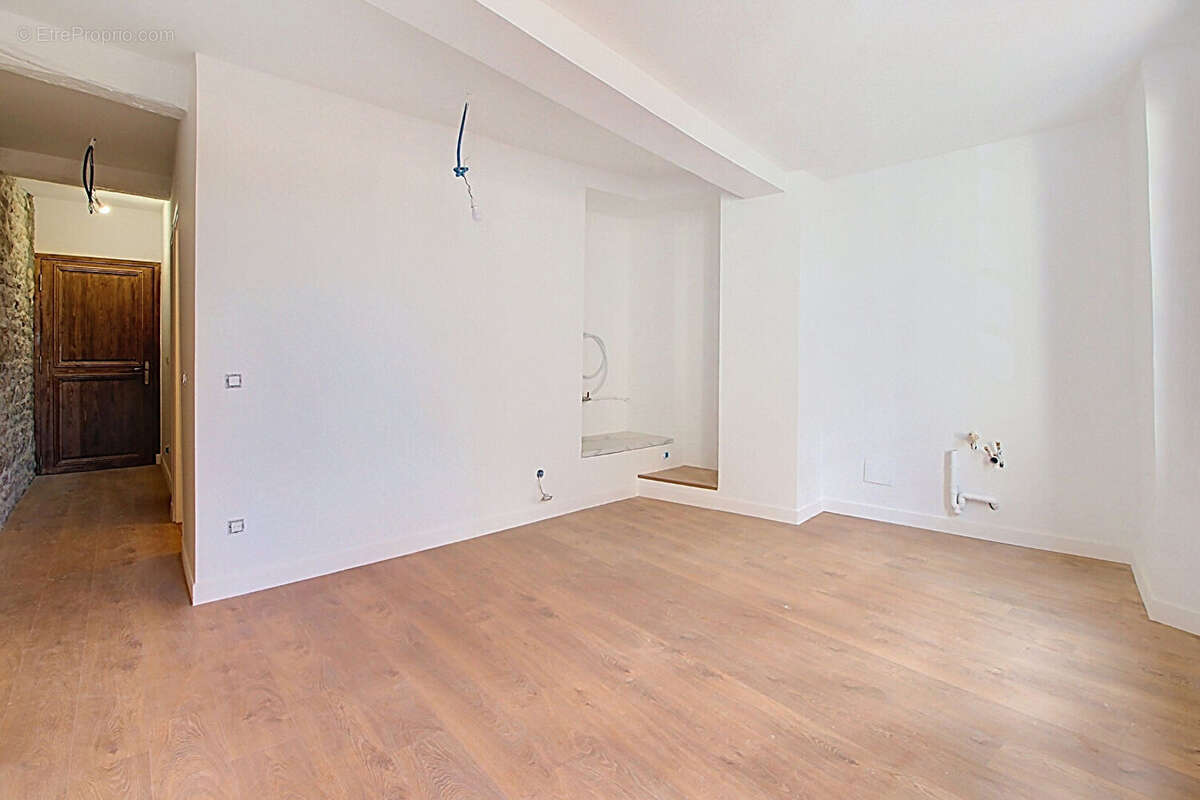 Appartement à LORGUES