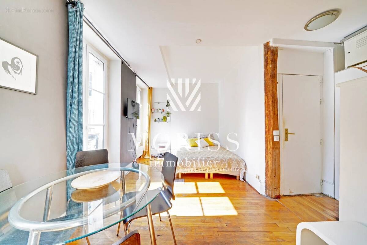 Appartement à PARIS-18E