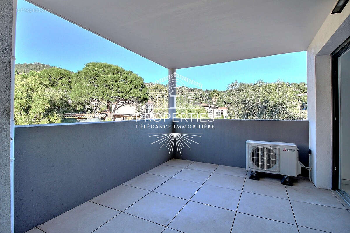 Appartement à BORMES-LES-MIMOSAS