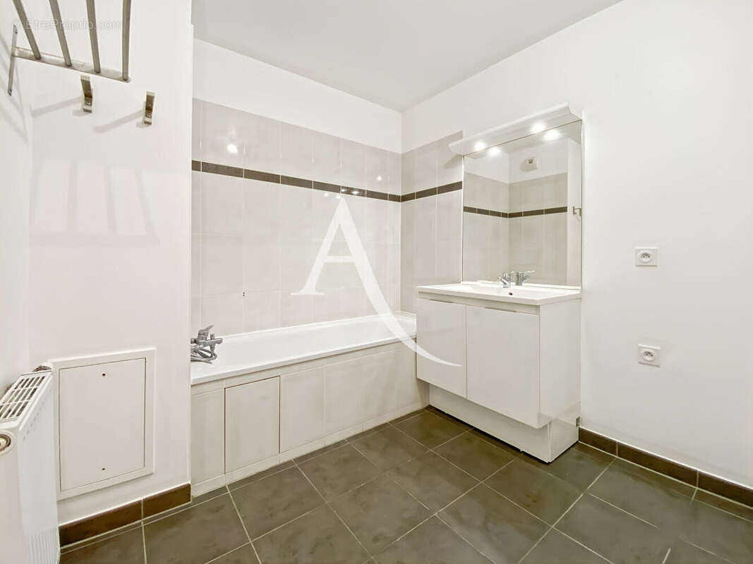 Appartement à FONTENAY-LE-FLEURY