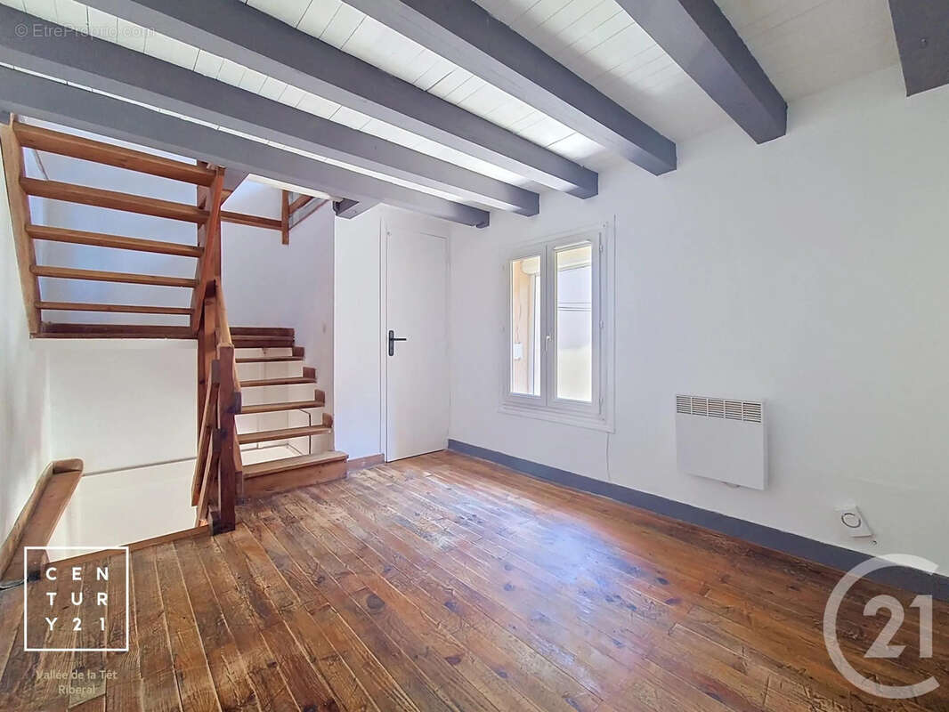 Maison à PEZILLA-LA-RIVIERE