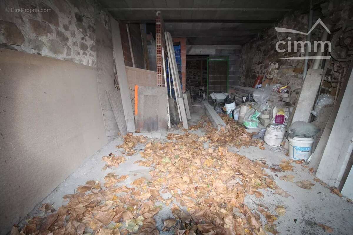 Maison à CUBIERES-SUR-CINOBLE