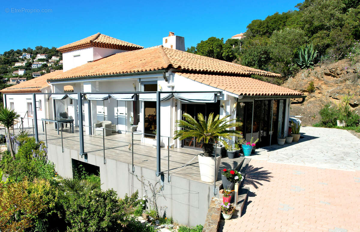Maison à LES ISSAMBRES