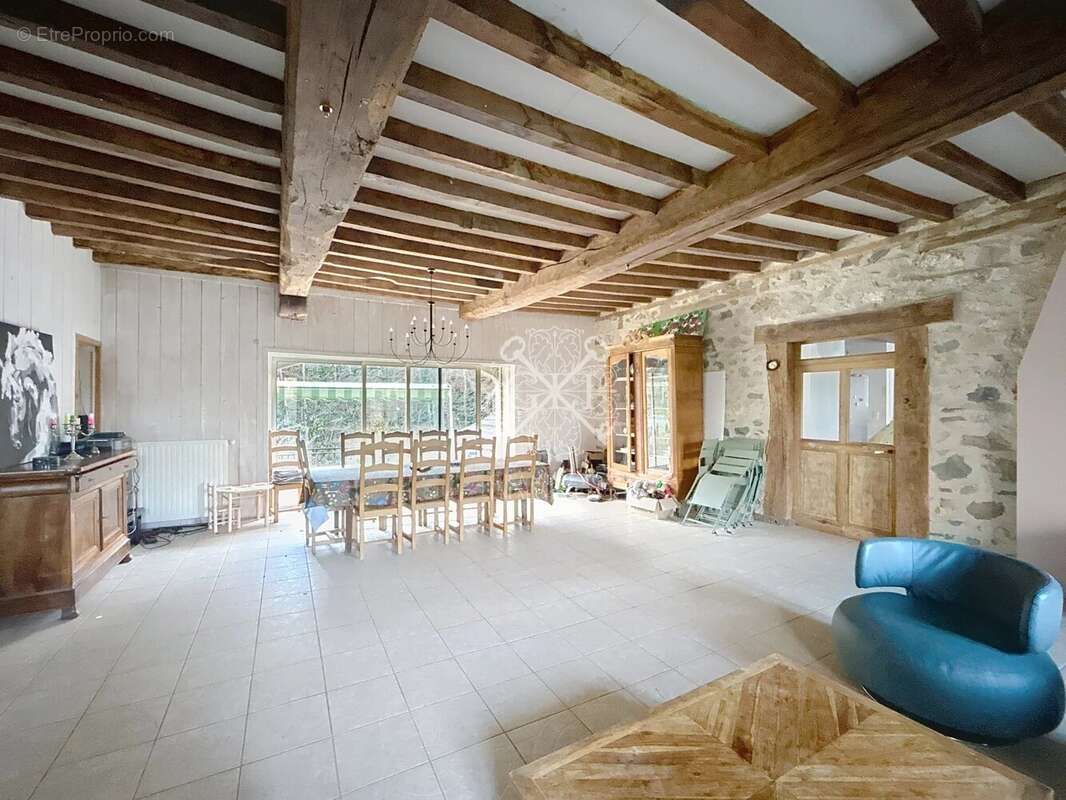 Maison à FERRIERES-SUR-SICHON