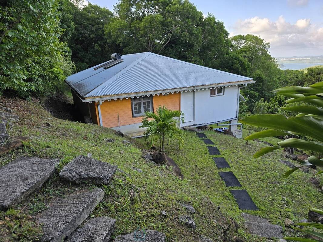 Maison à LES TROIS-ILETS