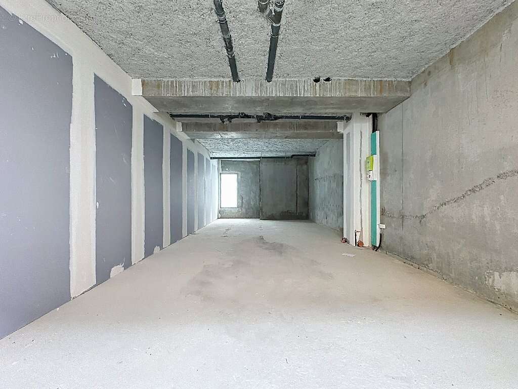 Commerce à LYON-9E