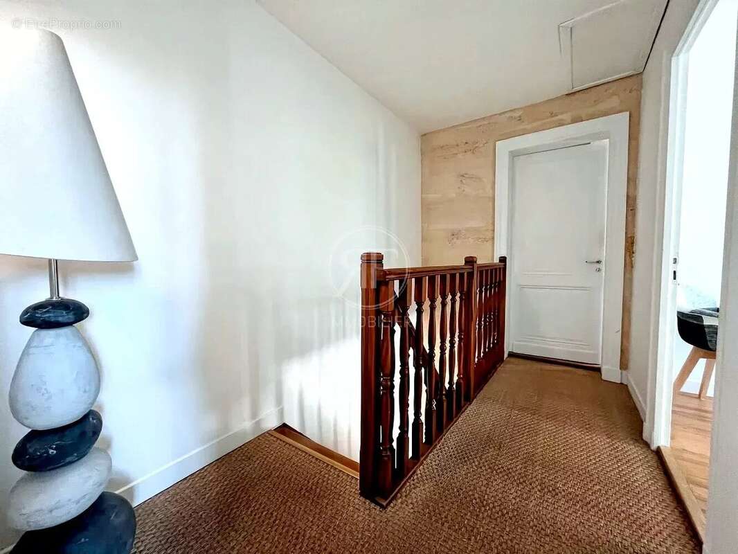 Maison à SAINT-EMILION