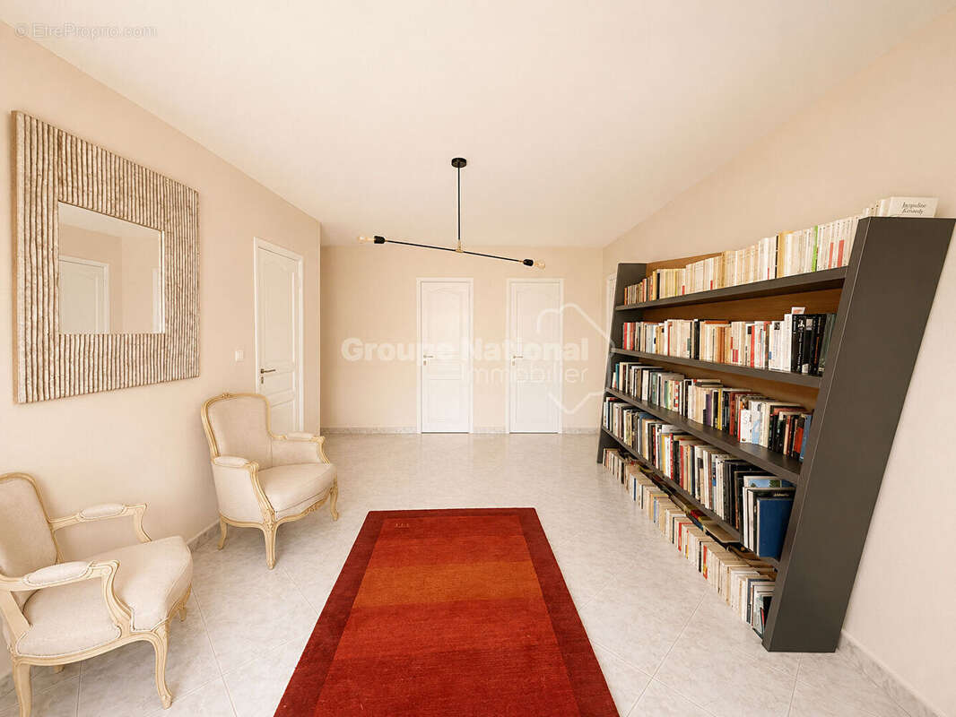 Exclusivité à Ensuès-la-Redonne : Une maison où l'on vit en vacances toute l'année - photo 8