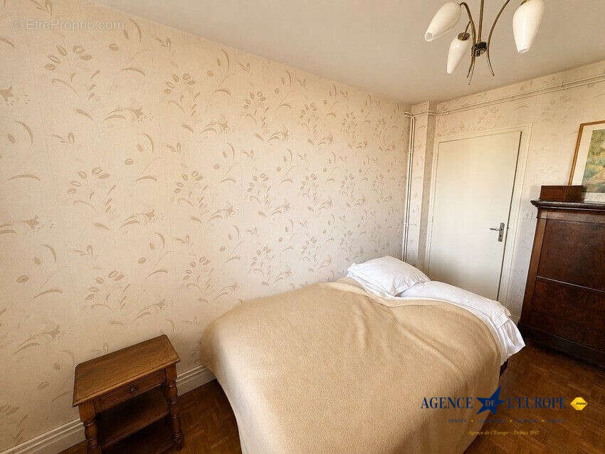 Appartement 80 m² à Vichy  - photo 6
