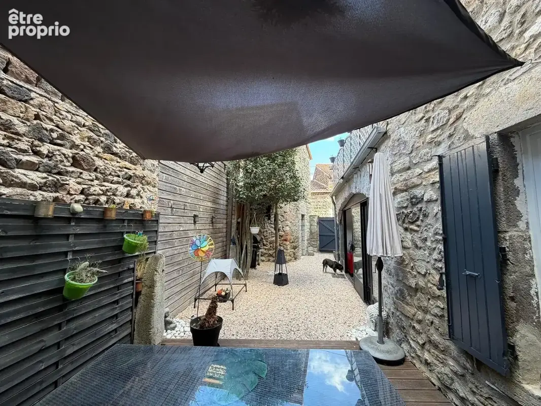 Maison 10 pièces 185 m² à vendre à Neschers (63320) - photo 9