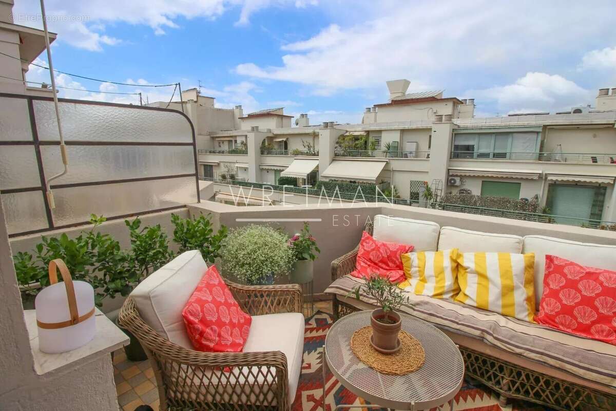 Studio lumineux avec grande terrasse – Nice Carré d'Or - photo 9