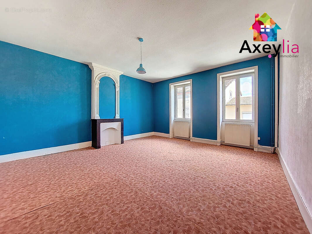 Maison à LA PACAUDIERE