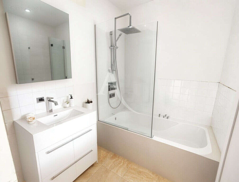 Appartement à IVRY-SUR-SEINE