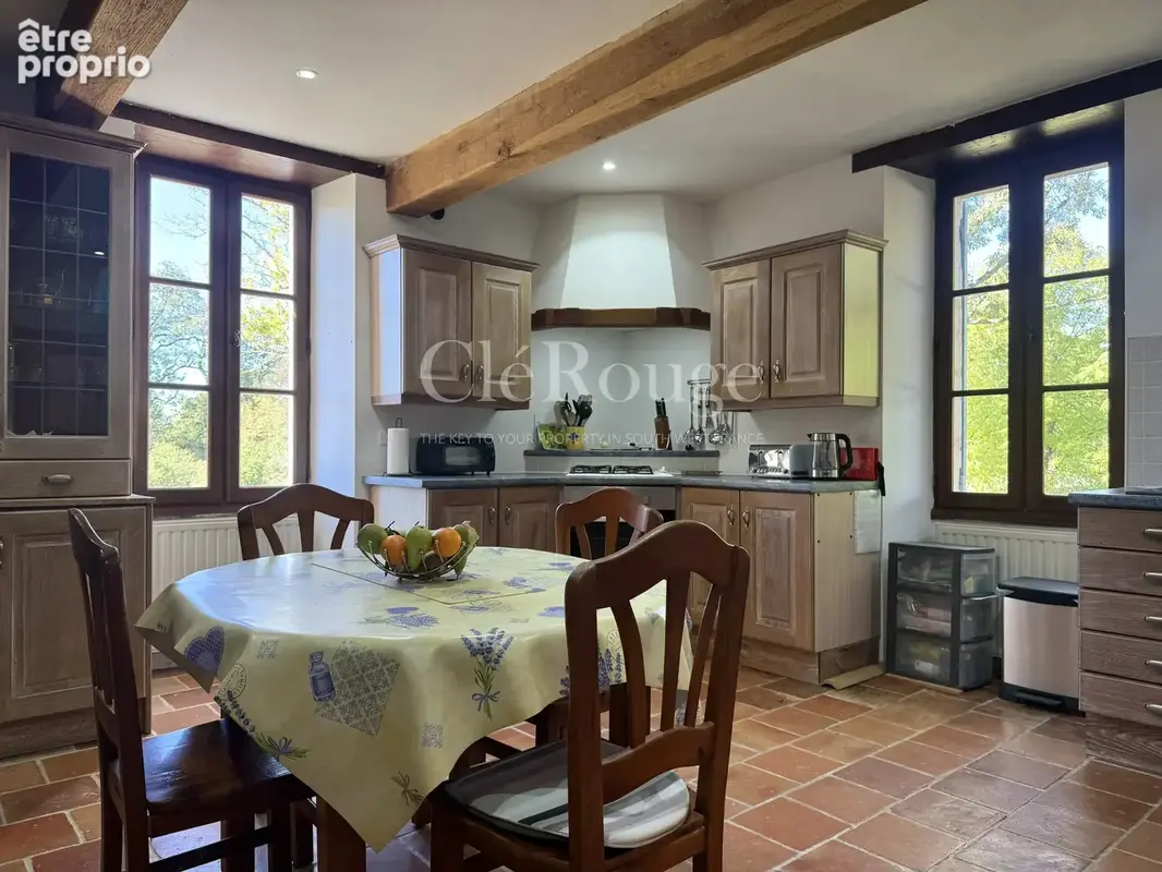 À 10 minutes d'Eymet – Belle propriété en pierre avec piscine, grange et 3,7 hectares - photo 5