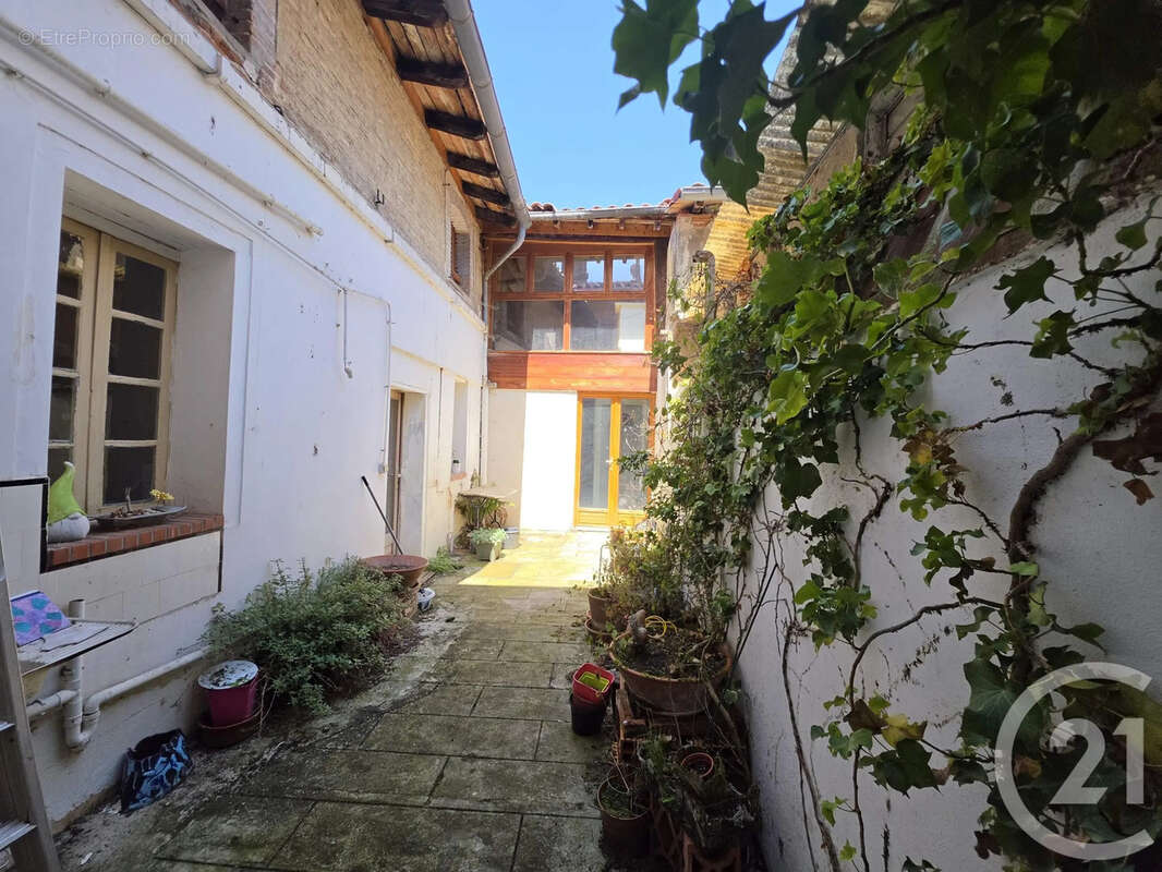 Maison à MONTESQUIEU-VOLVESTRE