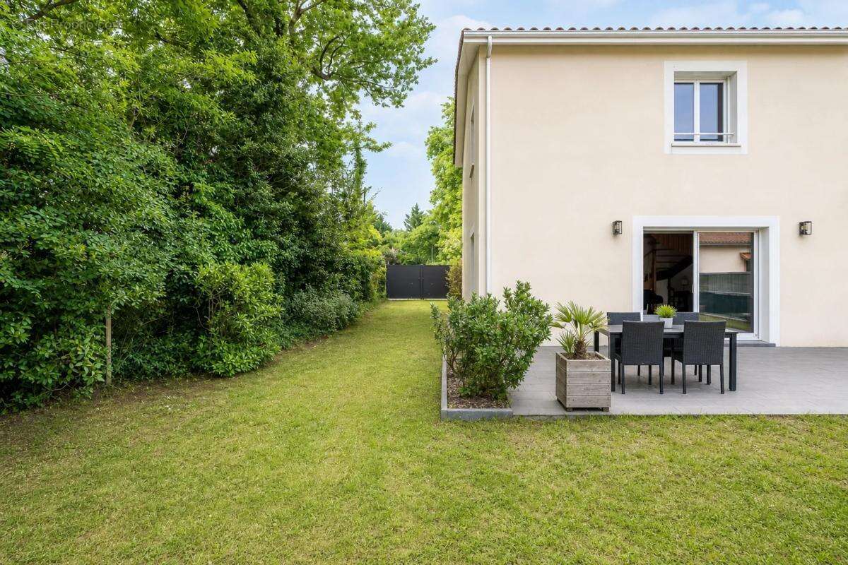 Maison spacieuse avec jardin et parkings à Pessac - photo 13