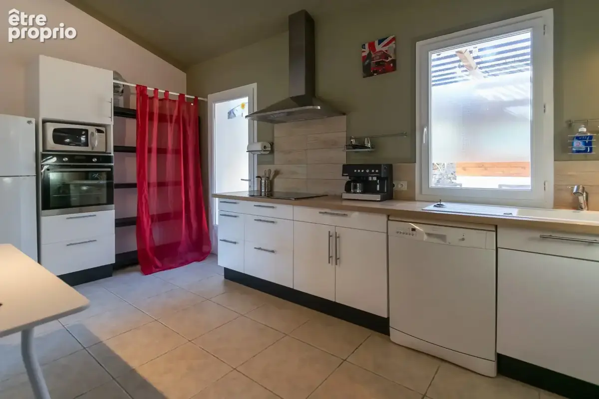 Maison familiale avec studio indépendant, piscine et grand terrain - photo 18