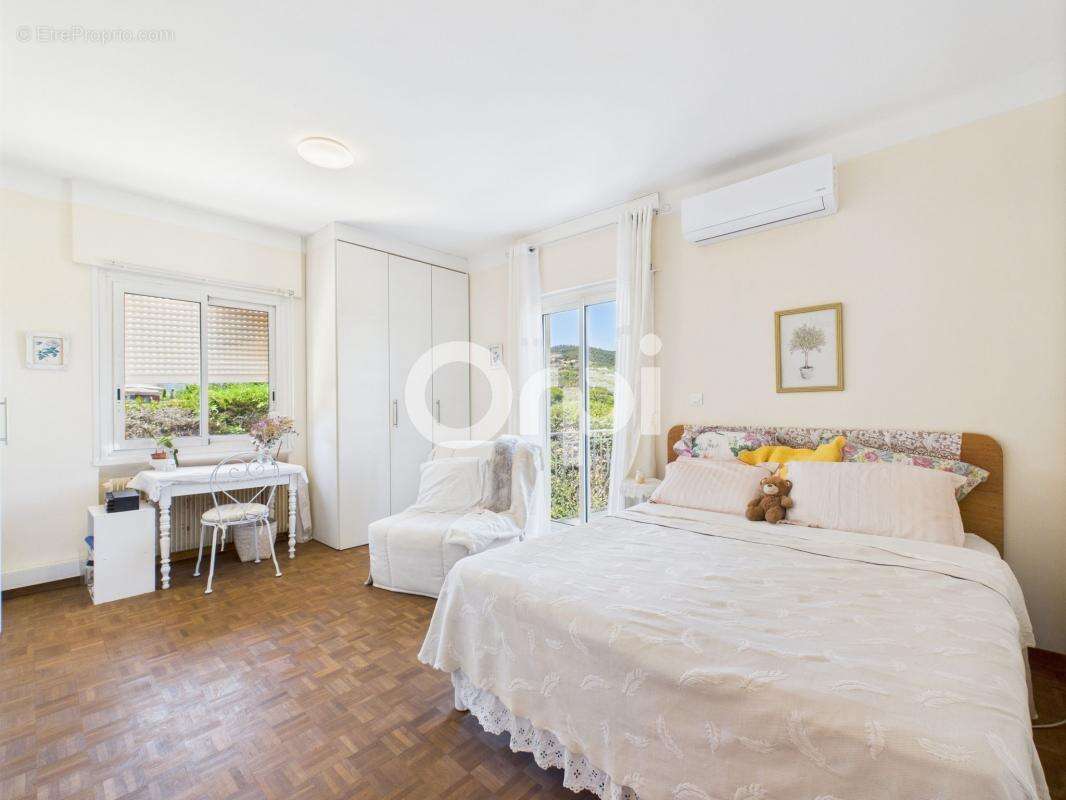 Maison à MANDELIEU-LA-NAPOULE