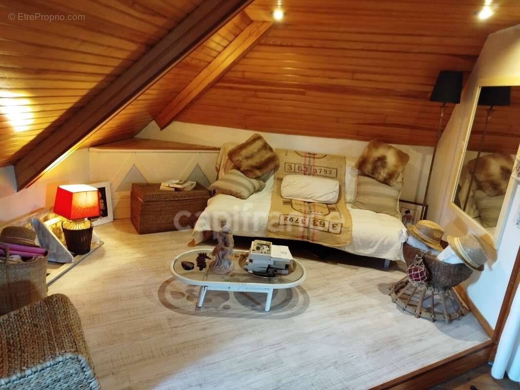 EXCLUSIVITE -PLEVIN- Maison convivial 176 m2 - Grand jardin arboré/paysager - dépendances proche de CARHAIX - photo 9