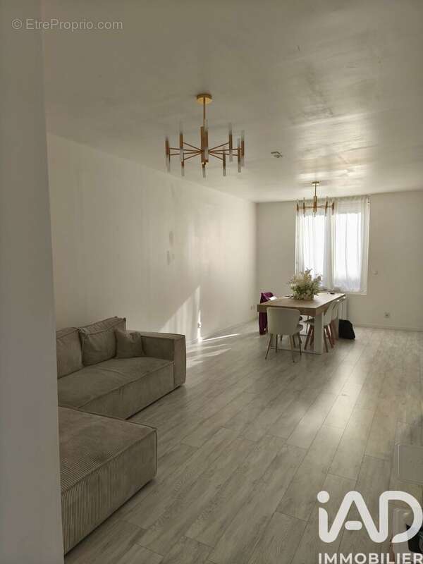 Photo 2 - Maison à SAINT-QUENTIN