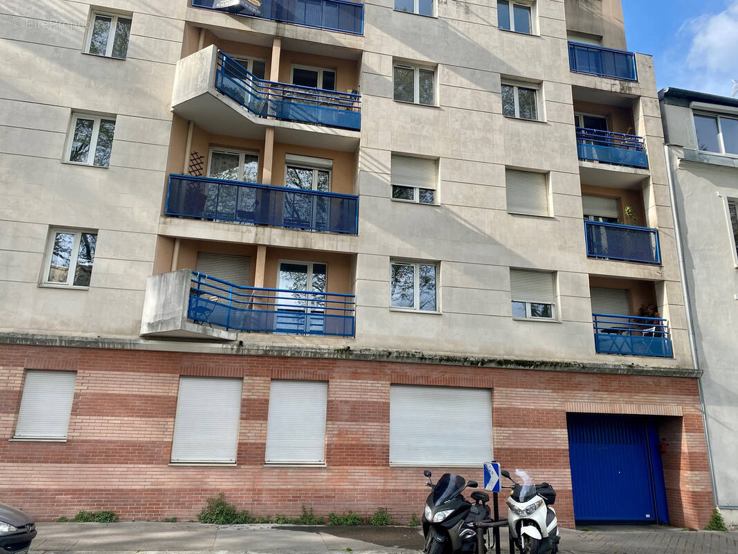 Parking à PARIS-15E