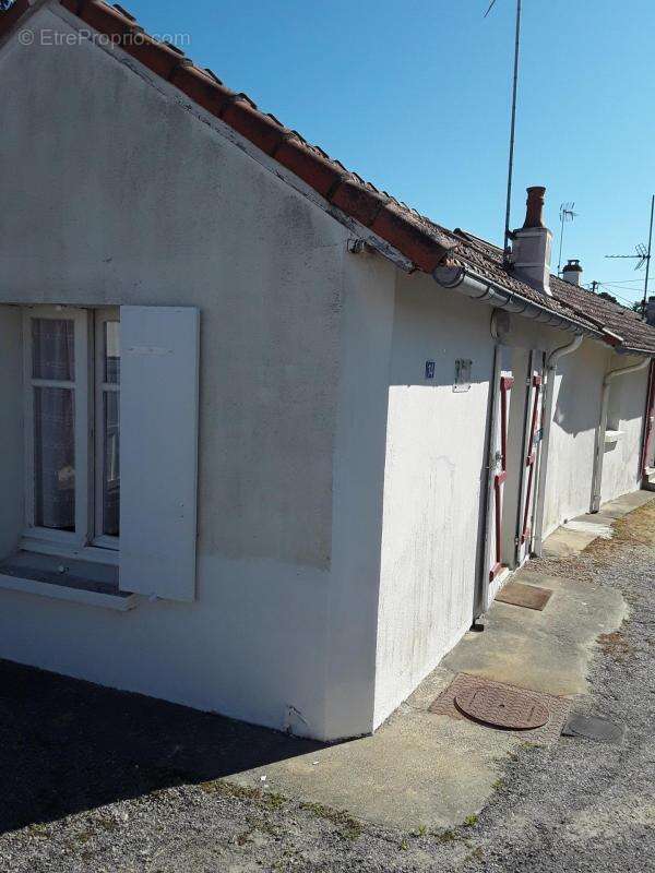 Jolie petite maison située à 840m du front de mer (plage  port Giraud).De 34,5m2 - photo 16