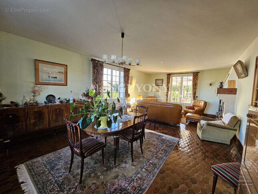 Maison à PONT-L'EVEQUE