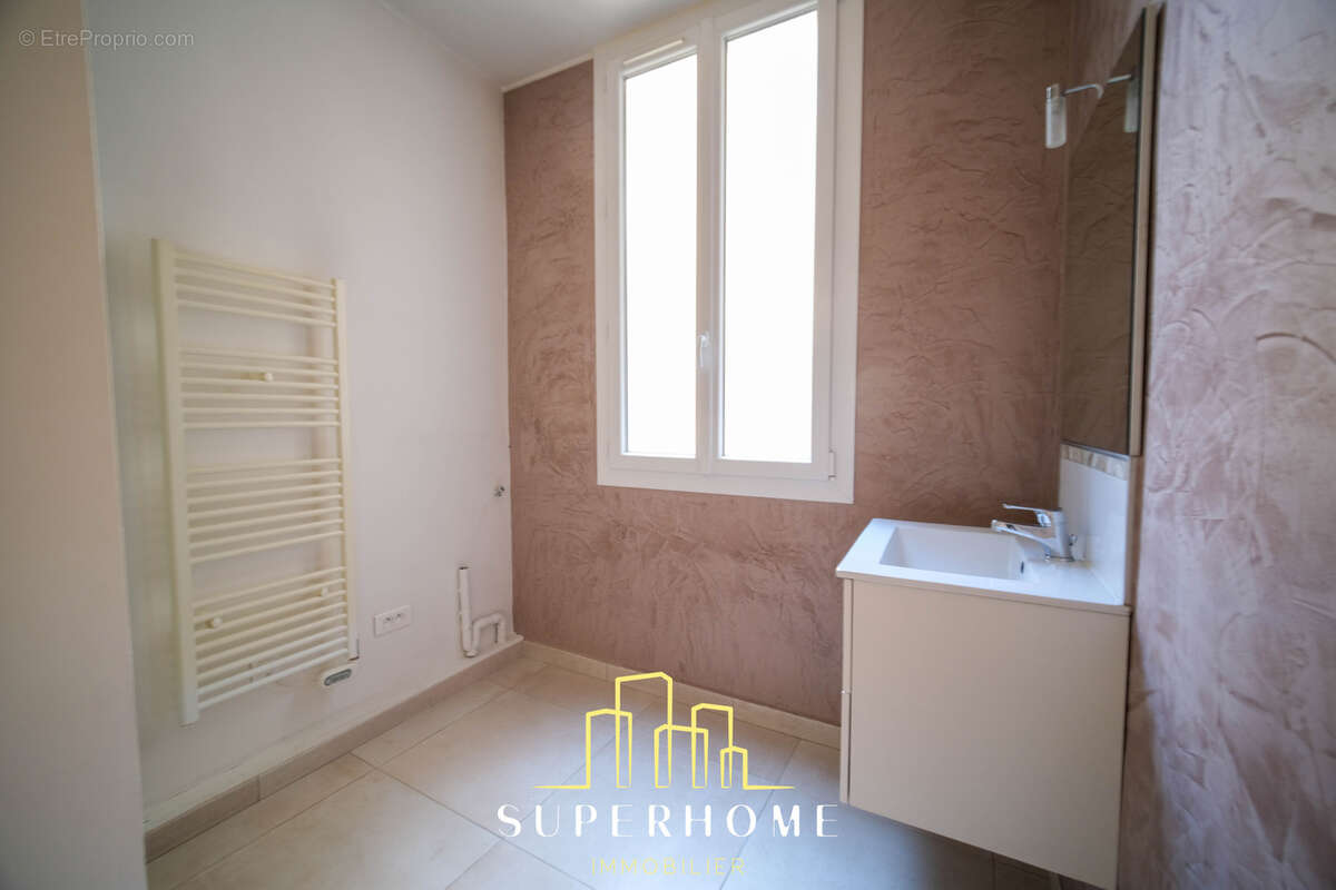 Appartement à MARSEILLE-6E