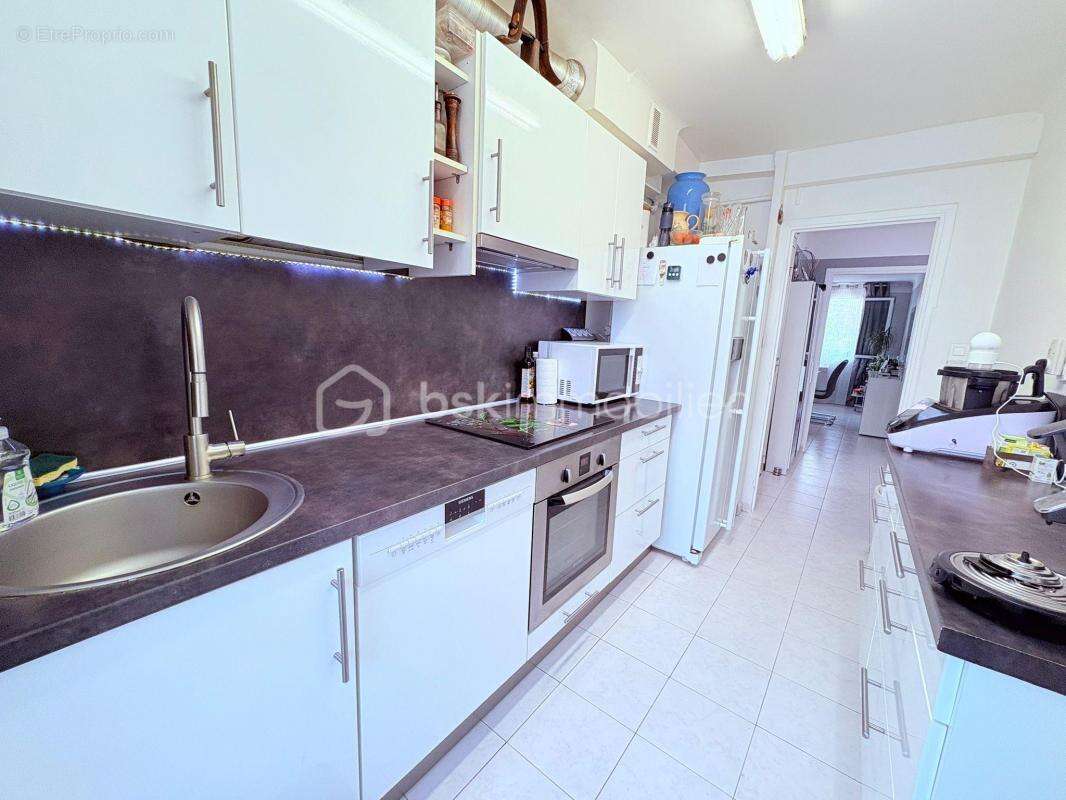 Grand 3/4 pièces traversant de 67 m² – parking privé – Pasteur, Nice - photo 7