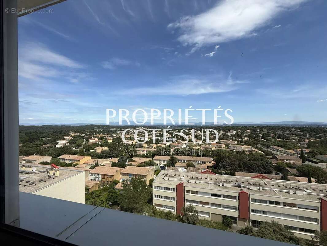 Appartement à VILLENEUVE-LES-AVIGNON