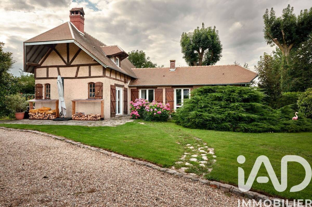 Photo 1 - Maison à ETREPAGNY