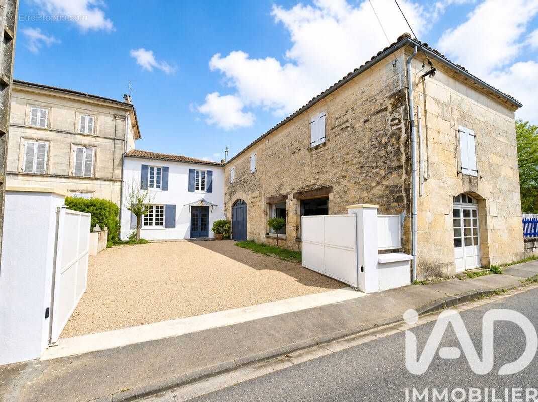 Photo 1 - Maison à AUTHON-EBEON
