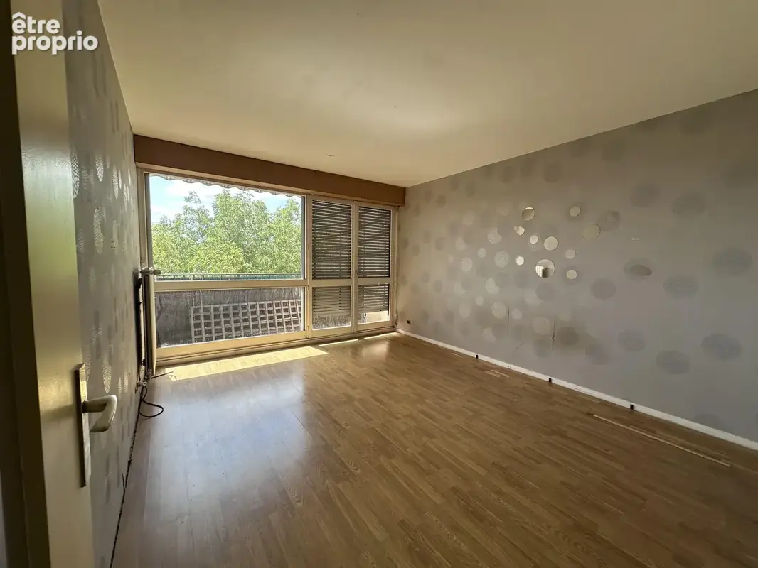T3 à rénover   ris-orangis   59,88 m2   120 000 € fai - photo 2