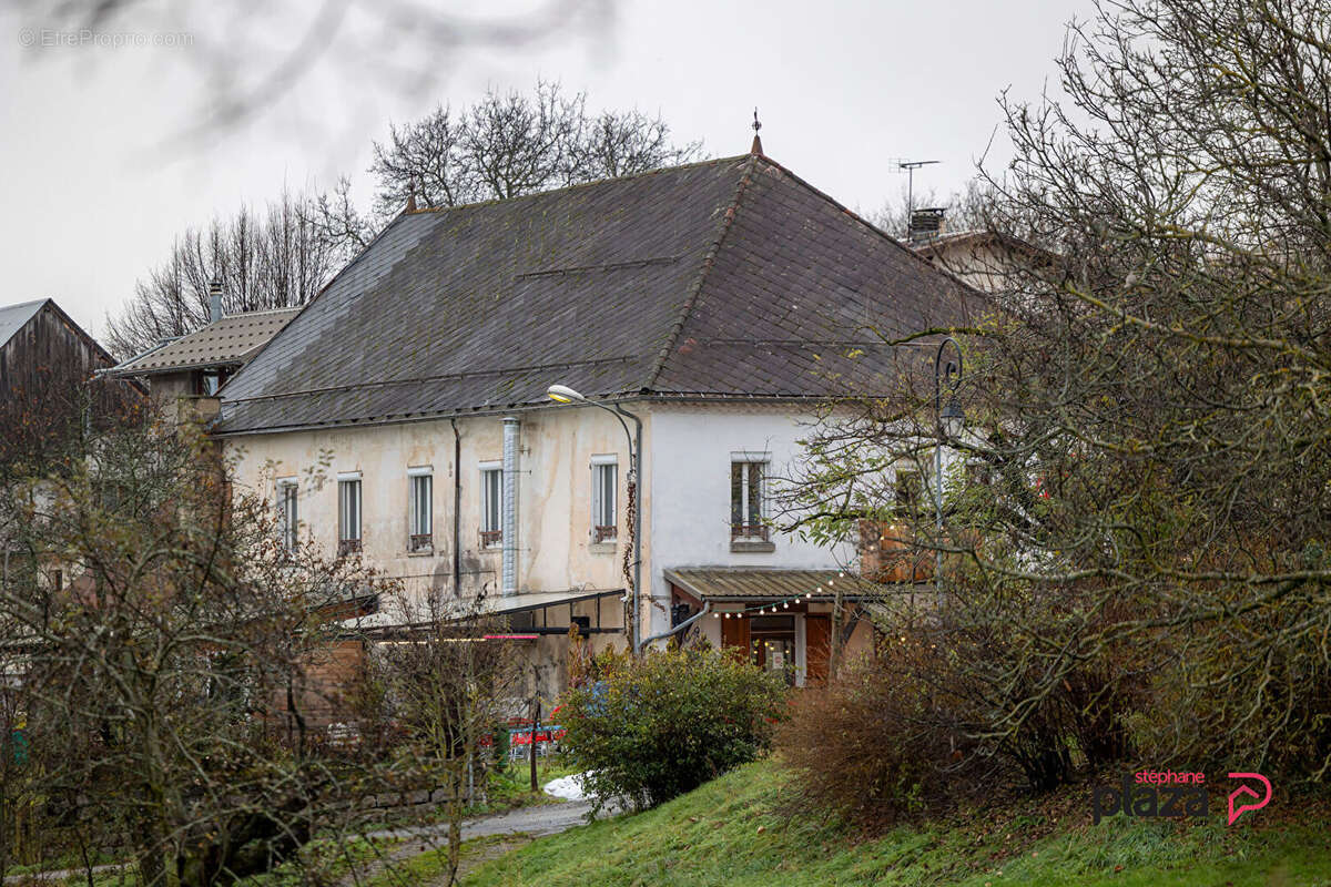 Commerce à LA BREOLE