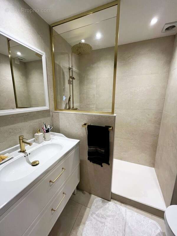 Appartement 35 m² à Cavalaire-Sur-Mer  - photo 4