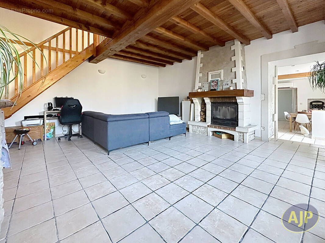 Maison à ECHEBRUNE