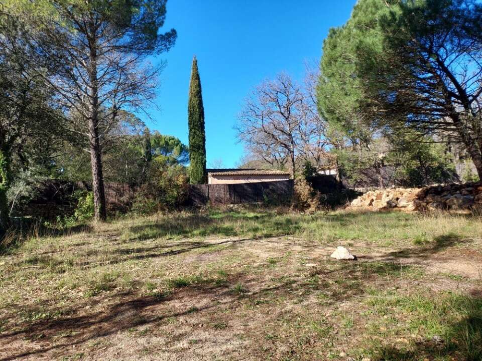 Terrain à CAMPS-LA-SOURCE