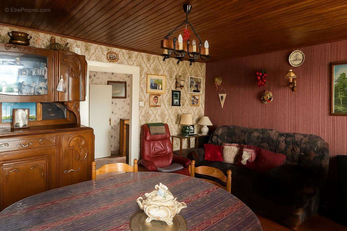 Maison à ROUGEGOUTTE