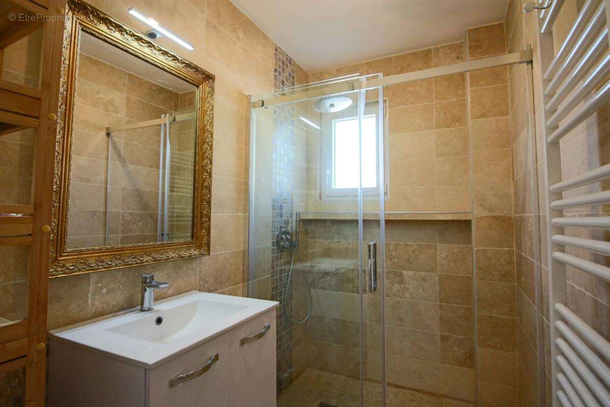 Maison à VAUX-LE-PENIL