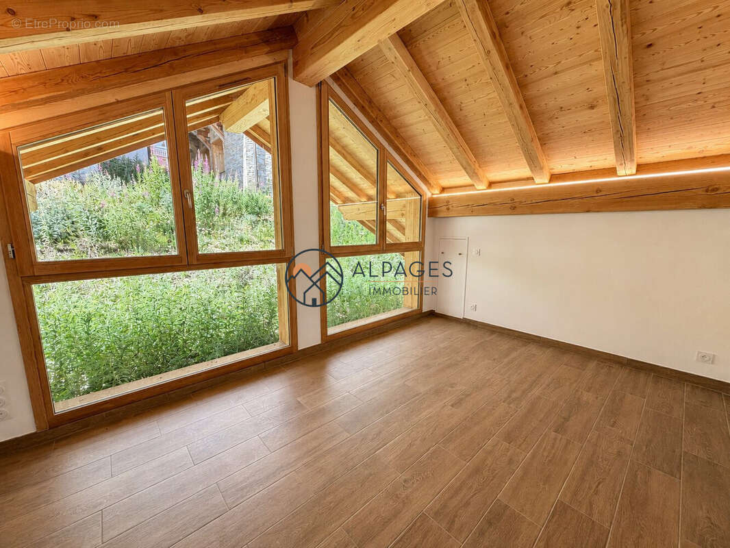 Maison 257 m² à Vars  - photo 5