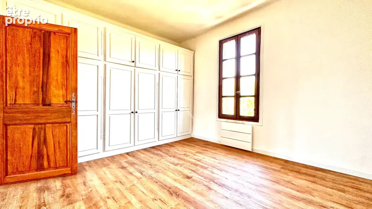 Appartement type 4 renove vue mont d'or  au centre ville avec cave - photo 2
