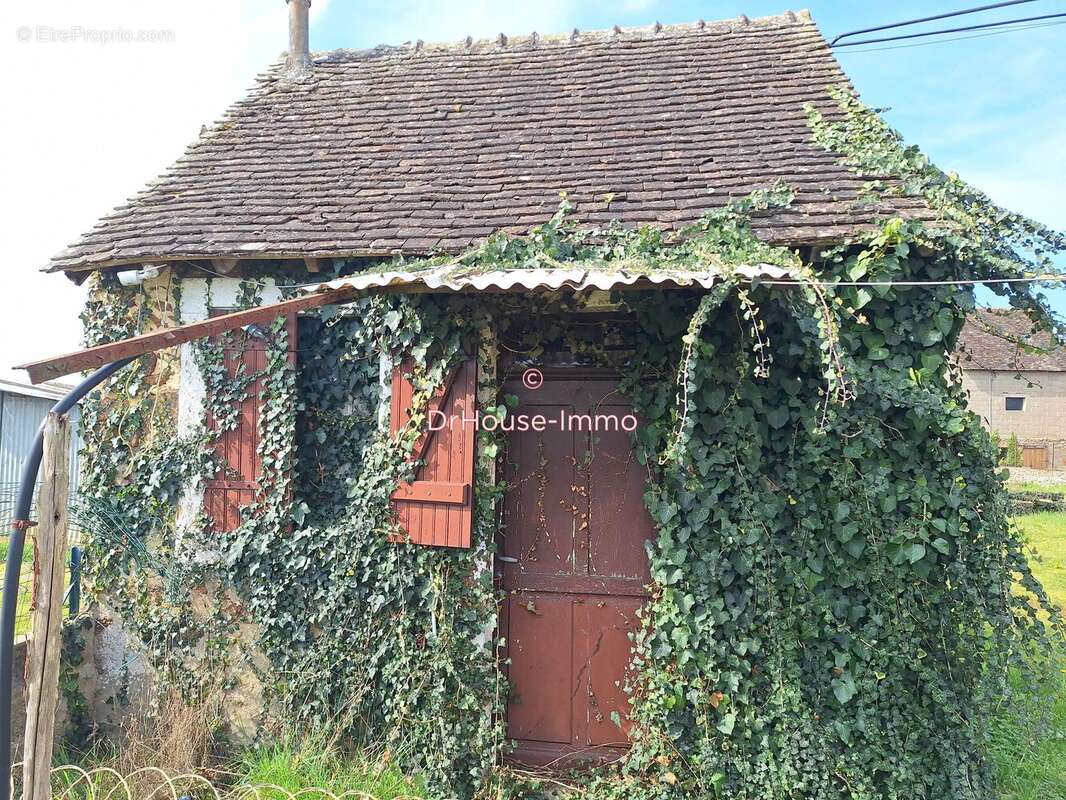 Maison à LA GUIERCHE
