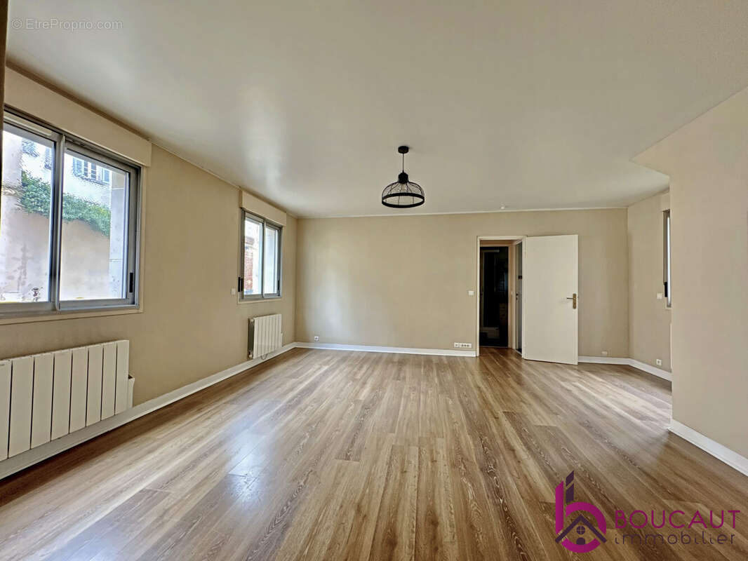 Appartement à LE PLESSIS-ROBINSON