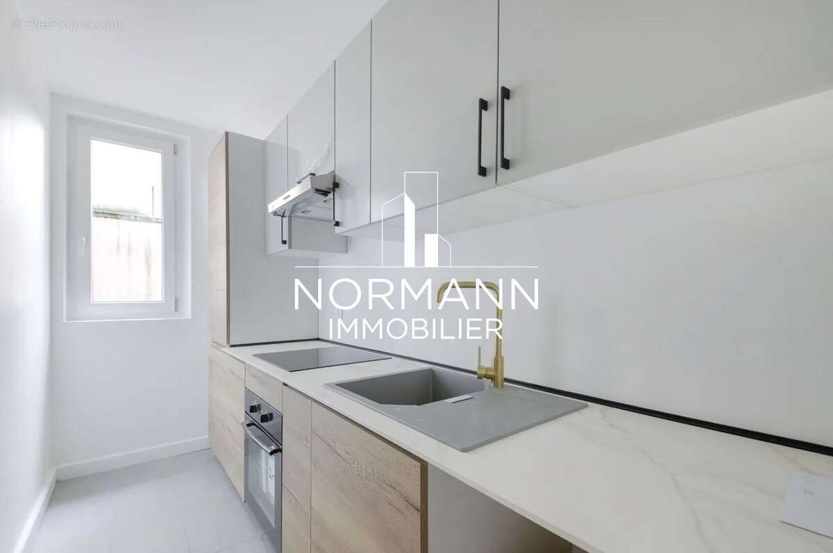 Appartement à PARIS-15E