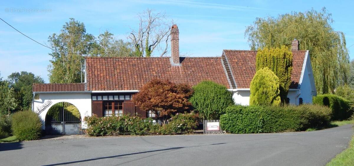 Maison à BRAY-LES-MAREUIL