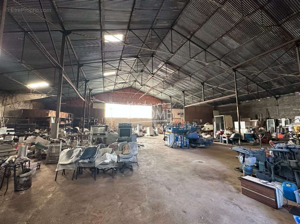 Commerce à LA FERTE-GAUCHER