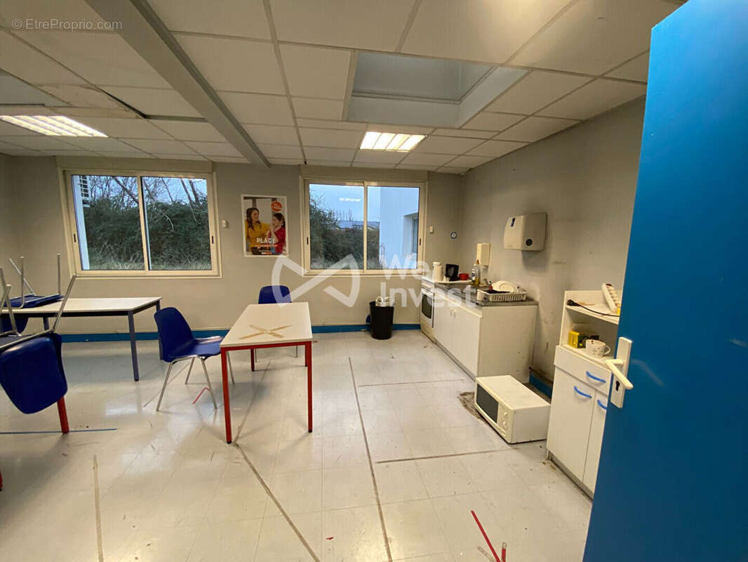 Commerce à SERRES-CASTET